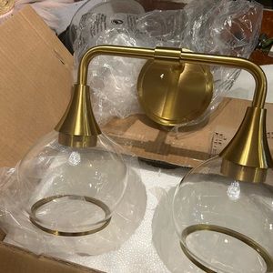 Beautiful gold bathroom vanity light